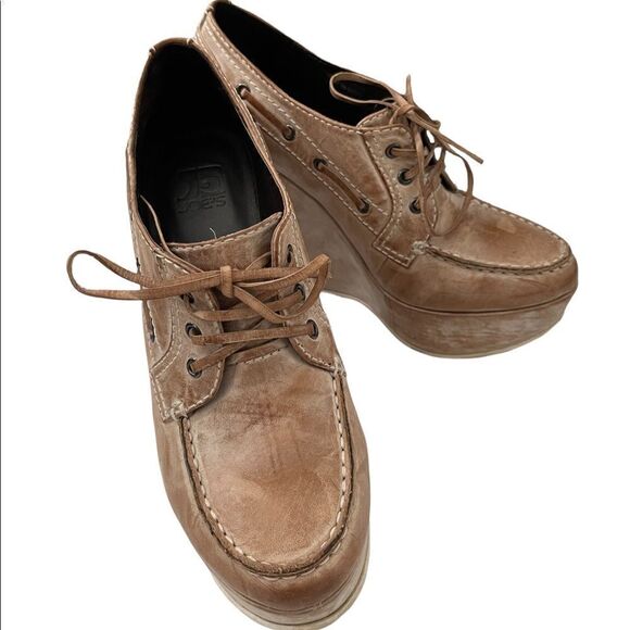 Joe’s Jeans Vintage Style Distressed Wedges - Picture 2 of 11